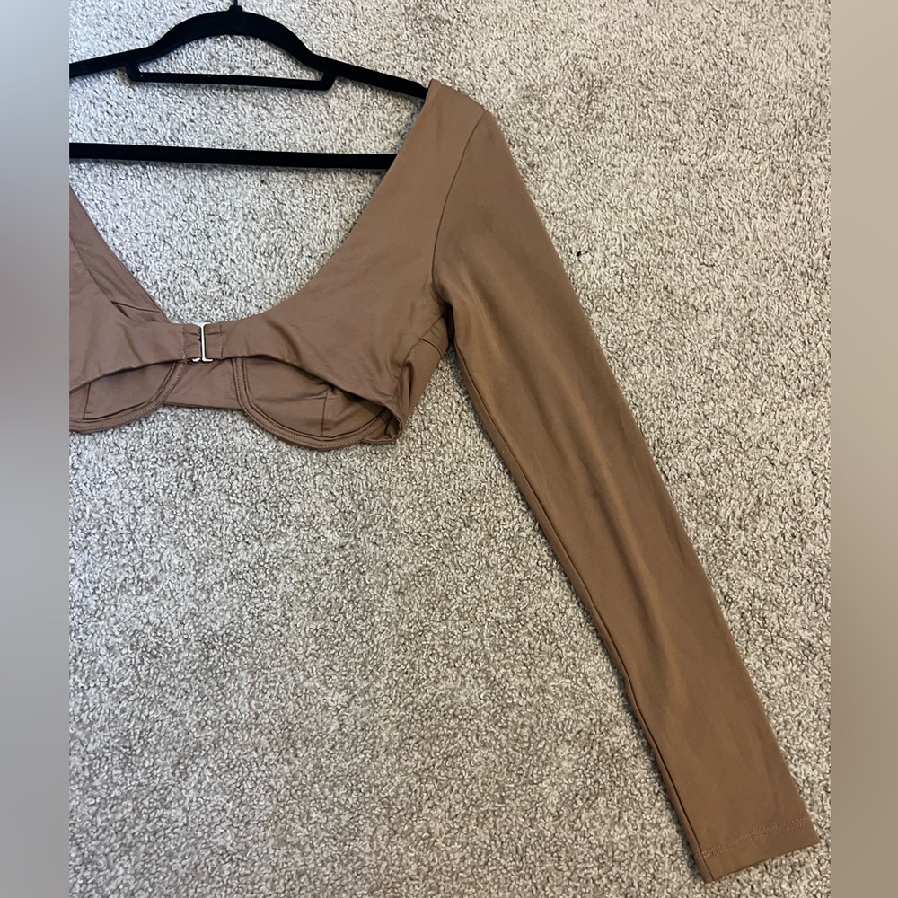 Brown Long Sleeve White Fox Crop Top Size Small - Picture 6 of 6